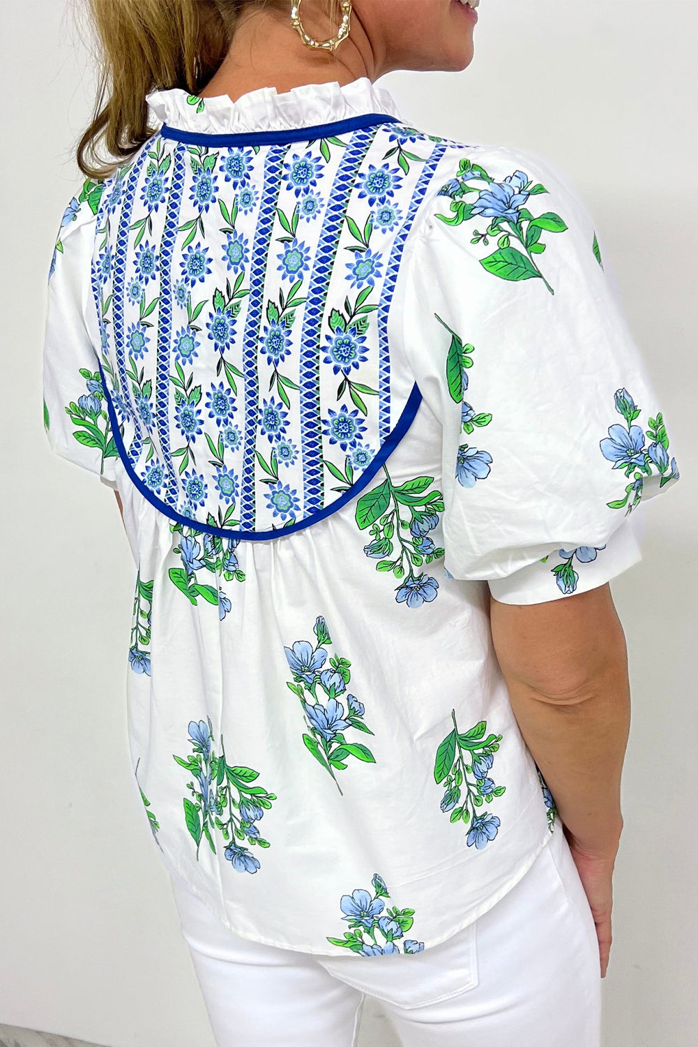 Floral Print Tie Neck Short Sleeve Blouse with Piping Trim
